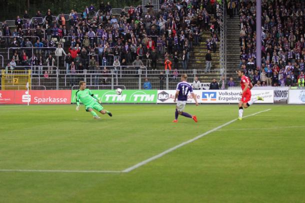 Köpke makes it two. | Credit: Erzgebirge Aue