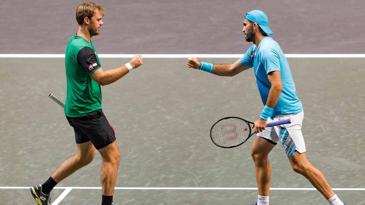 Krawietz (l.) and Tecau (r.) react during their doubles match/Photo: Henk Koster/Getty Images