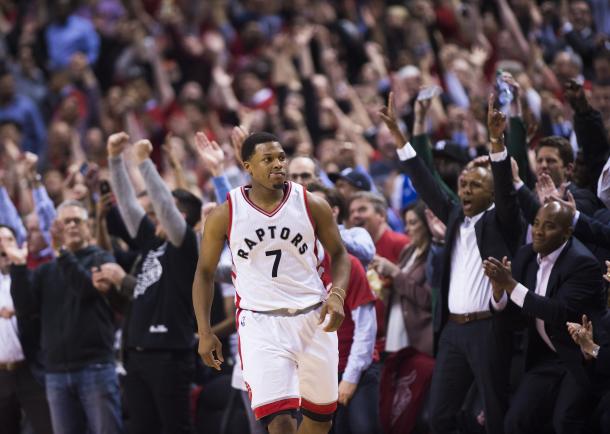 L'esultanza di Kyle Lowry dopo il fadeway che ha sigillato la vittoria. Fonte Immagine: oregonlive.com