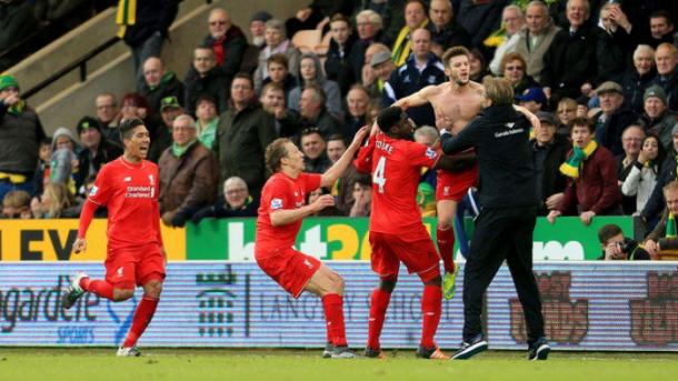 Lallana celebrando con Klopp el gol del partido | Foto: Sky sports