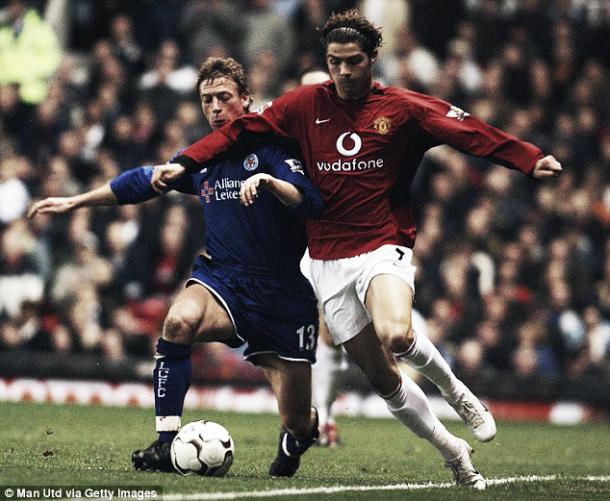 Un joven Cristiano Ronaldo contra el Leicester. | Foto: dailymail.co.uk