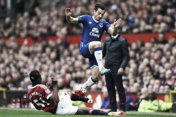 Timothy Fosu-Mensah tackles Leighton Baines during Everton's 1-0 defeat at Old Trafford last weekend. | Photo: Getty Images