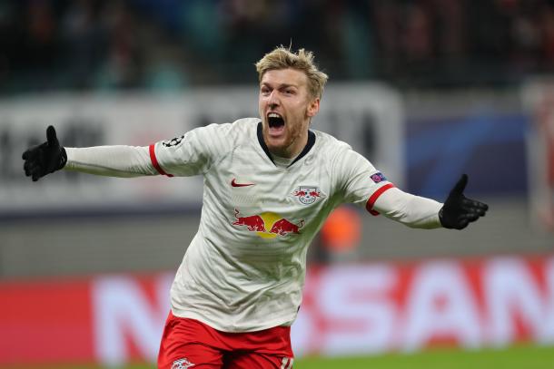 Emil Forsberg empieza a desencadenar su festejo de gol | Foto: @DieRotenBullen