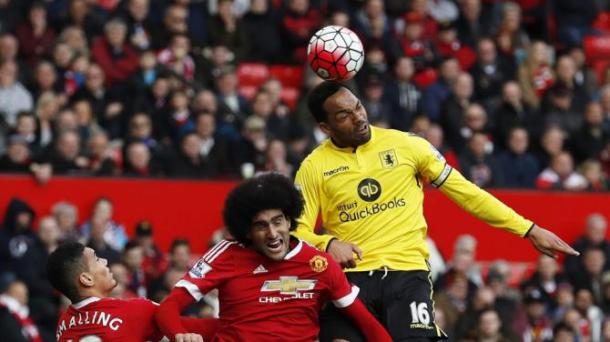 Lescott in action against United (photo: Getty)