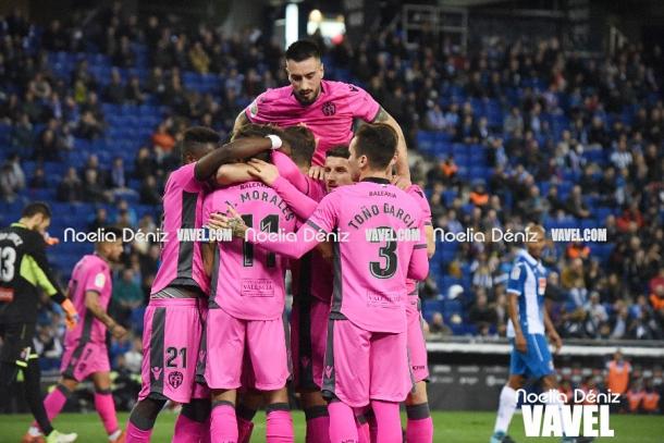 Los jugadores del levante celebrando un gol en Cornellà-El Prat / Foto: Noelia Déniz (VAVEL.com)