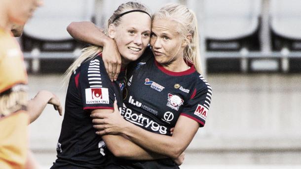 Linkopings celebrate Stina Blackstenius' goal. Photo: http://svenskfotboll.se/