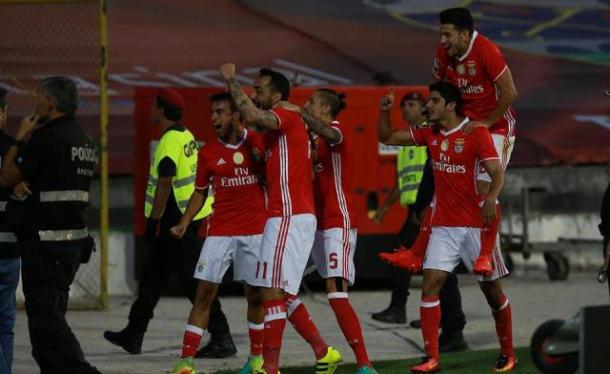 Il Benfica esulta dopo una delle reti nell'ultima vittoria contro il Chaves. | Google.