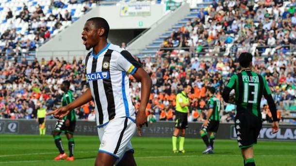 Duvan Zapata esulta, era lo scorso marzo e l'Udinese pareggiava col Sassuolo. | Google.