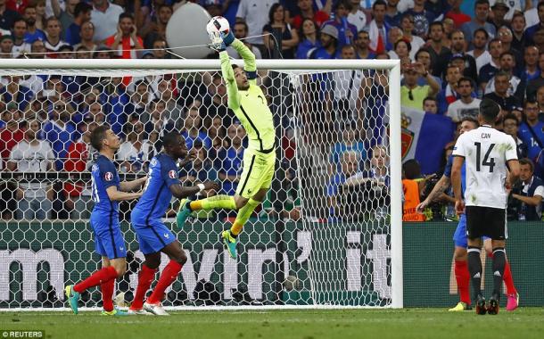 Lloris was amongst those left in North London after an extended season at Euro 2016 (photo: Reuters)