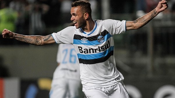 Luan faz festa no Independência após um de seus dois gols novo jogo. (Foto: @Gremio)