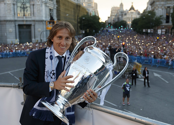 Modric e sua terceira orelhuda pelos merengues | Foto: Angel Martínez/Getty Images