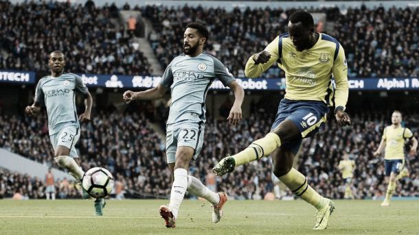Lukaku en el gol contra el Manchester City. Foto: Premier League.