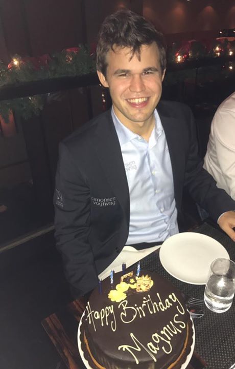 Magnus Carlsen celebrando título y cumpleaños  | Redes sociales Magnus Carlsen
