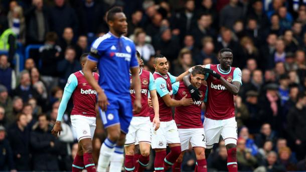 Lanzini esulta dopo il gol a Stamford Bridge dello scorso anno. Fonte foto: telegraph.co.uk