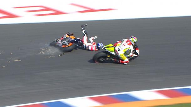 Marc Marquez crashes out in 2015 | Photo: motogp.com
