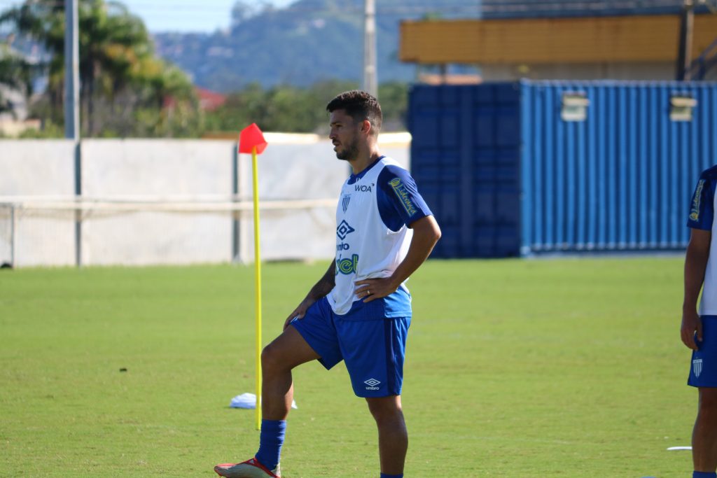 Marcinho pode fazer a estreia em São Paulo (Foto: Rafael Xavier/Avaí FC)