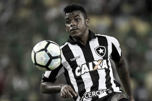 Marcos Vinícius, do banco para empatar o jogo (Foto: Alexandre Loureiro/Getty Images)