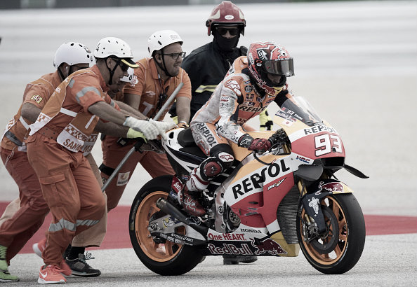 Marquez took a tumble during the warm up | Photo: Mirco Lazzari gp/Getty Images