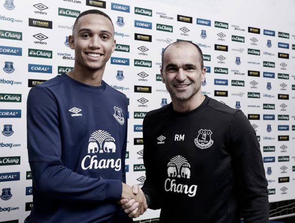 Martinez persuaded the defender to move with a phone call (photo: getty)