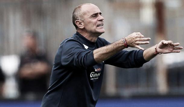 ​​Martusicello organises from the sidelines. | Image source: Calcio Now