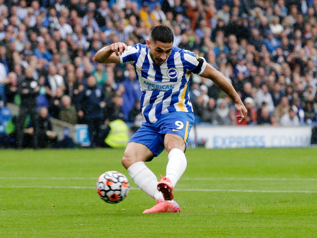 Maupay taking the penalty. | Photo: Brighton & <strong><a  data-cke-saved-href='https://vavel.com/en/football/2021/08/24/brighton-hove-albion/1083481-cardiff-city-0-2-brightonhove-albion-seagulls-maintain-flawless-start-and-advance-in-the-carabao-cup.html' href='https://vavel.com/en/football/2021/08/24/brighton-hove-albion/1083481-cardiff-city-0-2-brightonhove-albion-seagulls-maintain-flawless-start-and-advance-in-the-carabao-cup.html'>Hove Albion</a></strong>