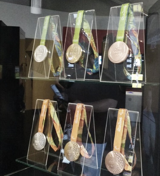 As medalhas olímpicas e paralímpicas do Rio2016 (Foto: Cássia Moura/ VAVEL Brasil)