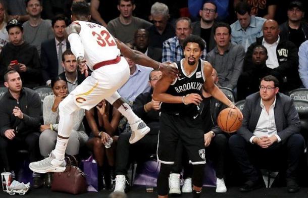 Dinwiddie prepares to hit the game-winning three-pointer/Photo: Getty Images