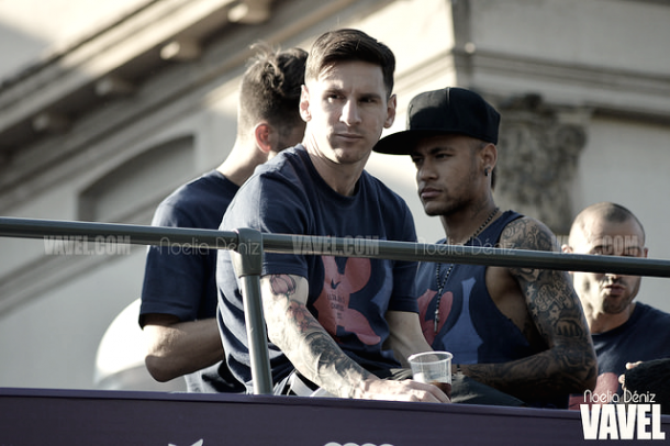 Messi y Neymar, en la Rúa del triplete, en 2015 | Foto: Noelia Déniz - VAVEL