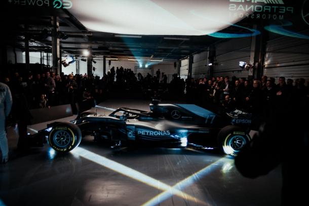 Presentazione Mercedes W09 ieri a Silverstone - Mercedes AMG F1 Twitter