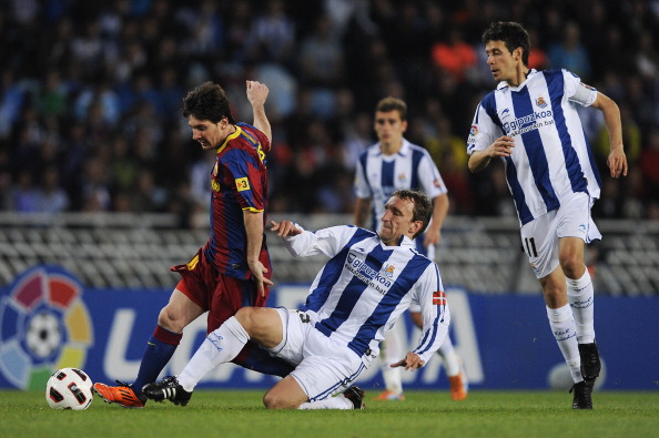 Messi não teve sossego no jogo (Foto: David Ramos/Getty Images)
