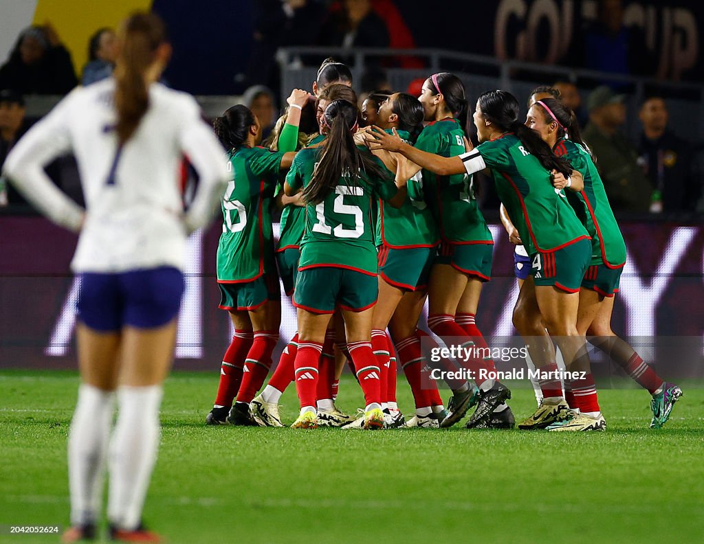  Mexico celebrates a goal against the <strong><a  data-cke-saved-href='https://www.vavel.com/en-us/nba/2024/02/08/1171673-what-role-does-media-coverage-play-in-hoopers-dreams.html' href='https://www.vavel.com/en-us/nba/2024/02/08/1171673-what-role-does-media-coverage-play-in-hoopers-dreams.html'>United States</a></strong> in the second half during Group A - 2024 Concacaf W <strong><a  data-cke-saved-href='https://www.vavel.com/en-us/soccer/2023/07/15/mls/1151093-philadelphia-union-vs-nycfc-preview-how-to-watch-team-news-predicted-lineups-kickoff-time-and-ones-to-watch.html' href='https://www.vavel.com/en-us/soccer/2023/07/15/mls/1151093-philadelphia-union-vs-nycfc-preview-how-to-watch-team-news-predicted-lineups-kickoff-time-and-ones-to-watch.html'>Gold Cup</a></strong> match at Dignity Health Sports Park on February 26, 2024 in Carson, California. (Photo by Ronald Martinez/Getty Images)