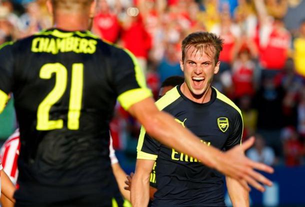 Rob Holding celebrates his first goal for Arsenal. | Source: Mirror