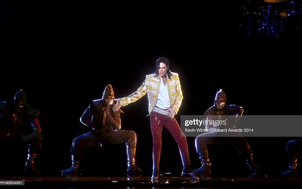 (Photo: Kevin Winter/Billboard Awards 2014/Getty Images for DCP) Remember that <strong><a  data-cke-saved-href='https://www.vavel.com/es/masvavel/2021/02/05/musica/1058163-la-super-bowl-mas-que-futbol-americano.html' href='https://www.vavel.com/es/masvavel/2021/02/05/musica/1058163-la-super-bowl-mas-que-futbol-americano.html'>Michael Jackson</a></strong> hologram? That was Textor's company. Clearly a man of many talents.