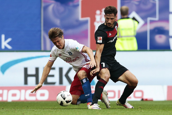 Leckie was in action on the opening Bundesliga weekend, as he helped secure a 1-1 draw for his side against Hamburger SV. | Image credit: Oliver Hardt/Bongarts