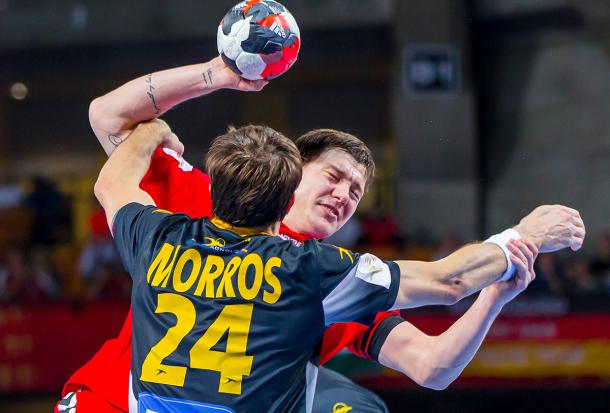 Viran Morros jugó al máximo la segunda mitad a pesar de sus dos exclusiones. Foto: Sascha Klahn.
