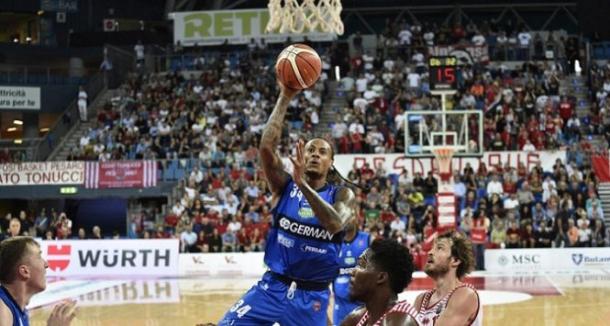 David Moss, in azione con la maglia di Brescia a Pesaro domenica scorsa - Foto: www.edvsport24.it