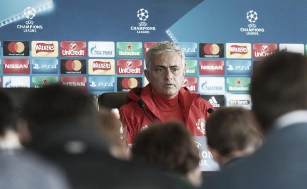 José Mourinho se molestó con los periodistas | Foto: ManUtd