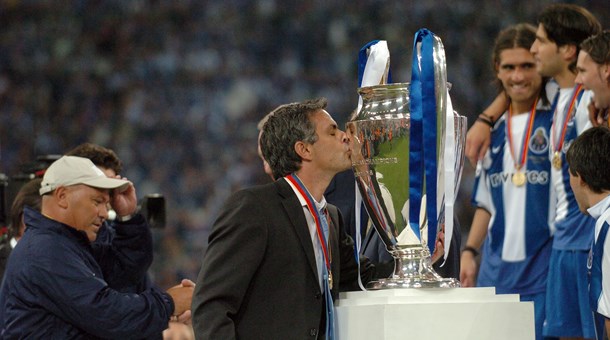 Mourinho tras ganar la Champions con el Porto (fcporto.pt)