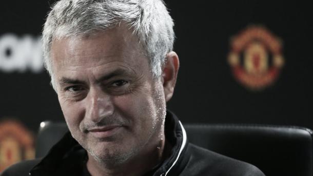 Mourinho en rueda de prensa. Foto: Manchester United.