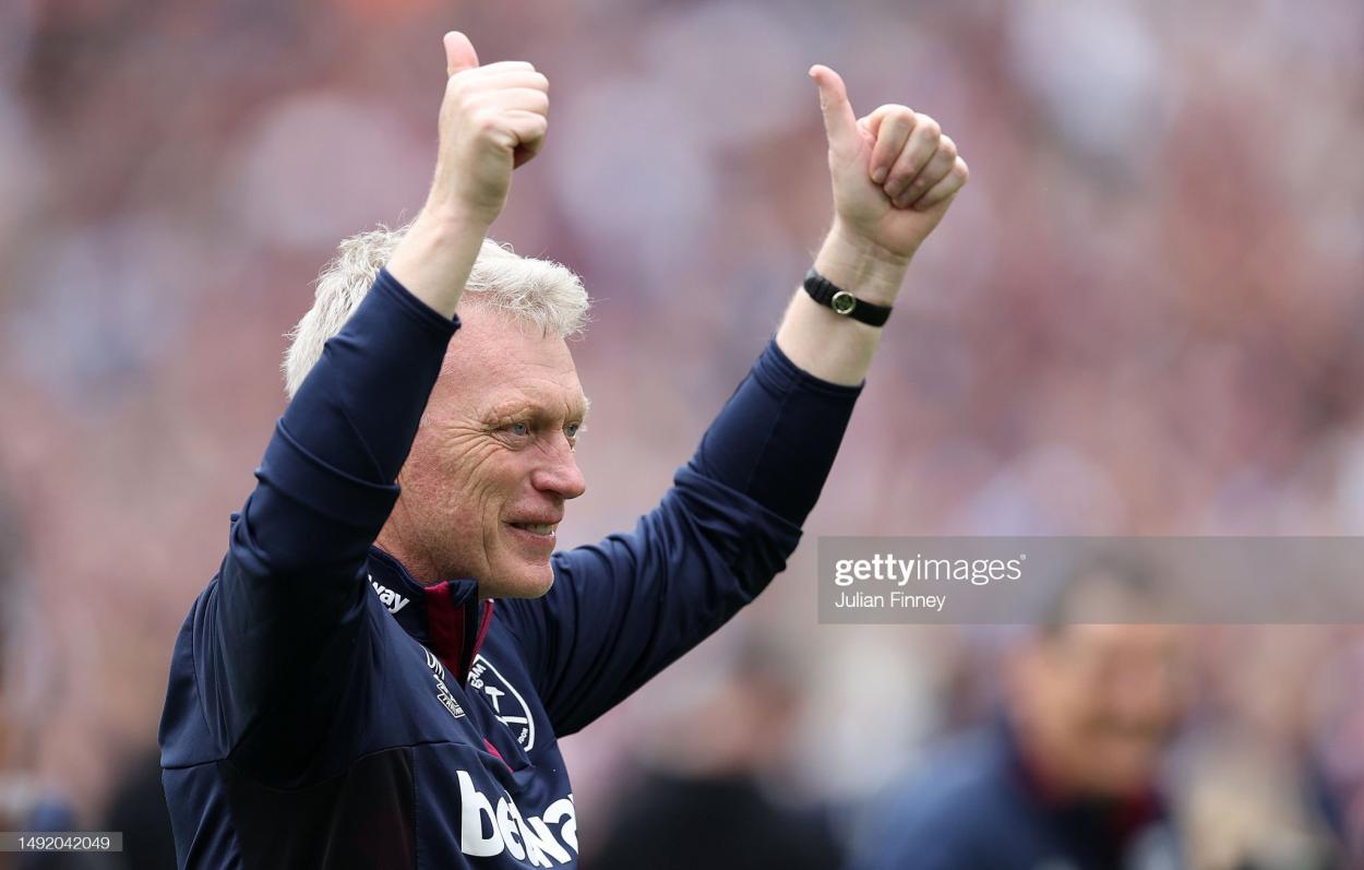 David Moyes, Manager of <b><a  data-cke-saved-href='https://www.vavel.com/en/data/west-ham' href='https://www.vavel.com/en/data/west-ham'>West Ham</a></b> United, thanks the support after the Premier League match between <b><a  data-cke-saved-href='https://www.vavel.com/en/data/west-ham' href='https://www.vavel.com/en/data/west-ham'>West Ham</a></b> United and Leeds United at London Stadium on May 21, 2023 in London, England. (Photo by Julian Finney/Getty Images)