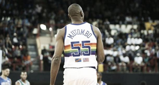 Dikembe  Mutombo con los Nuggets | Foto: Getty Images