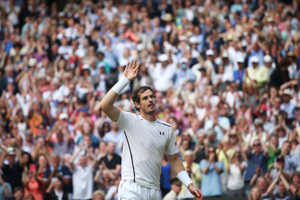 Murray waves to the crowd following his win over Berdych in the Gentlemen's semifinal (Source : Pool / Getty Images)