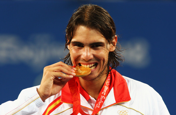 Nadal with his Olympic Gold Medal at the 2008 Beijing Olympic Games (Photo by Clive Brunskill / Source : Getty Images)