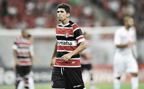 Natan sabe da cobrança pelo histórico de lesões (Foto: Divulgação/Santa Cruz Futebol Clube)