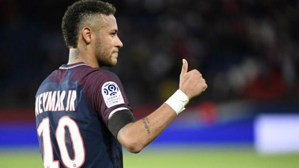 En la imagen, Neymar jugando con el equipo parisino contra el Touluse / Fuente: París Saint-Germain