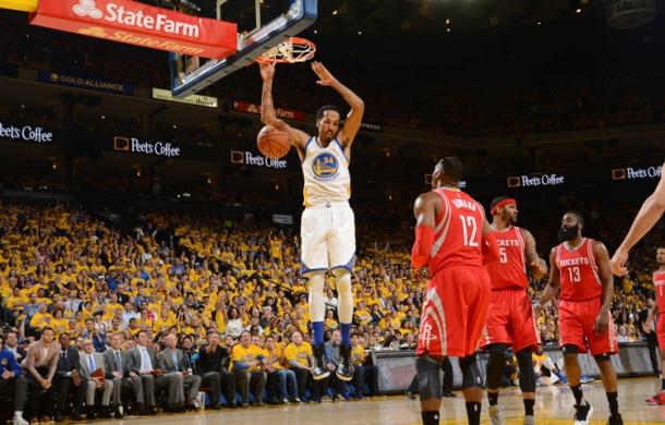 Livingston dunking ((Noah Graham/NBAE/Getty Images)