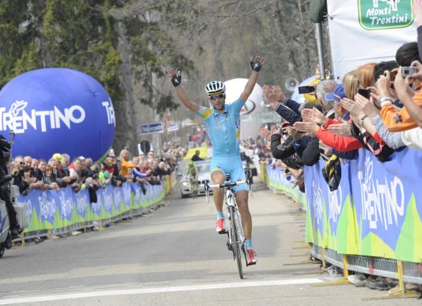 Nibali celebrando su triunfo en 2013 | Fuente: Giro del Trentino-Melina oficial.