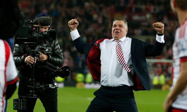 Allardyce celebrando la permanencia del Sunderland. Foto: The Sun