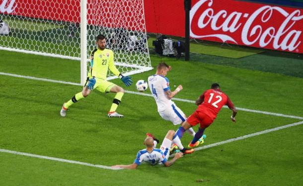 Nathaniel Clyne had one of England's best opportunities (photo : Getty Images)
