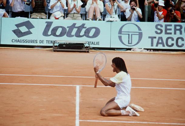 Yannick Noah celebra el título conseguido en 1983 | Foto: AFP.